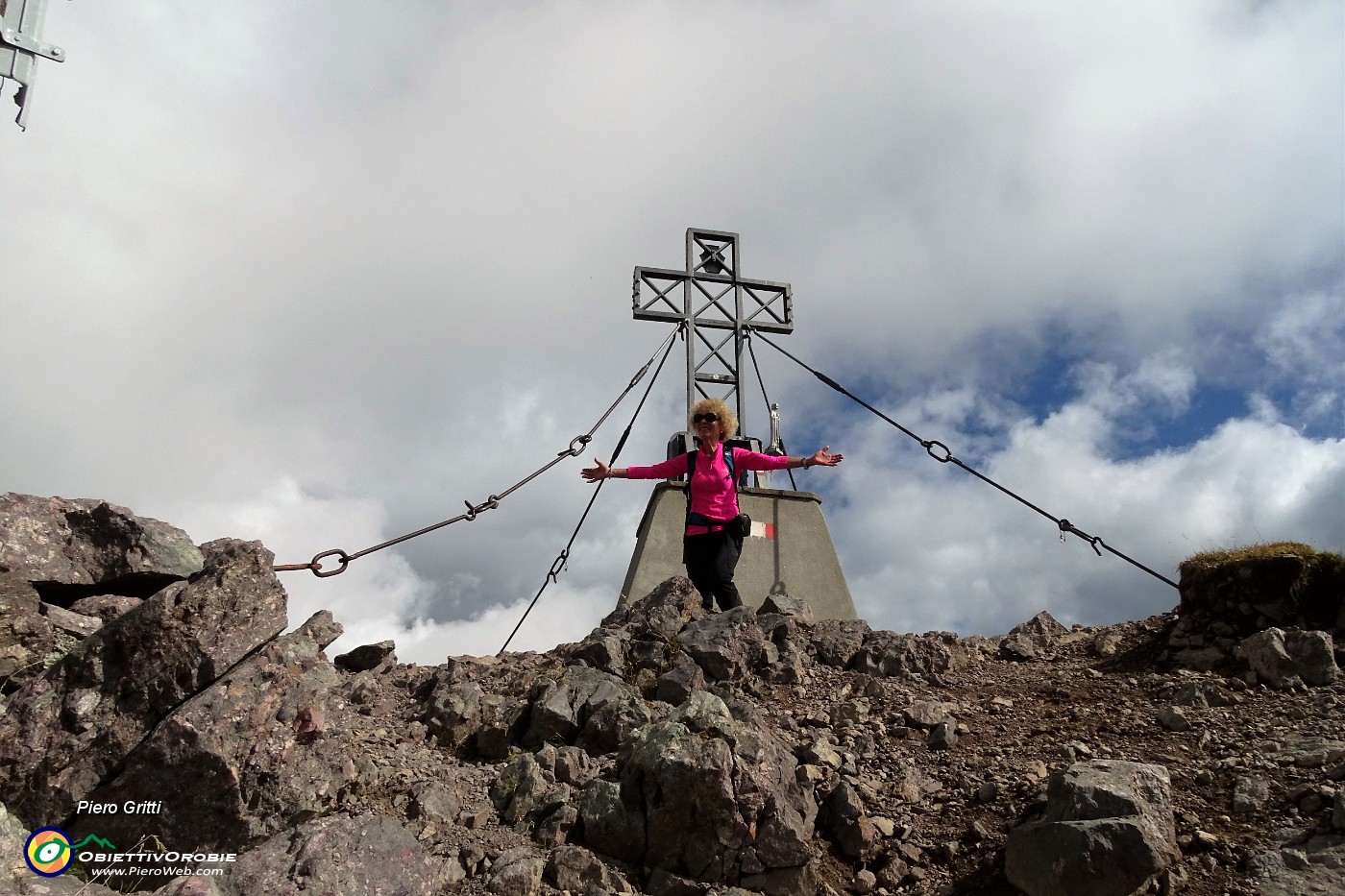 84 Croce di vetta del Pizzo Tre Signori (2554 m).JPG